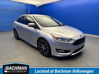 Used 2016 Ford Focus SE w/ SE Sport Package image 1