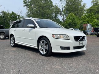 Used 2009 Volvo V50 T5 image 1