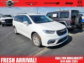 Used 2022 Chrysler Pacifica Touring-L image 1