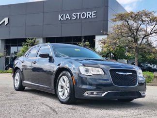Used 2016 Chrysler 300 Limited w/ Driver Convenience Group image 1