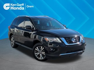 Used 2020 Nissan Pathfinder SV image 1