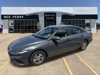Used 2024 Hyundai Elantra SE image 1