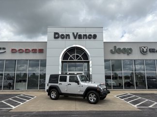 Used 2011 Jeep Wrangler Unlimited Rubicon w/ Connectivity Group image 1