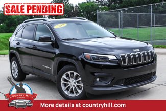 Used 2019 Jeep Cherokee Latitude w/ Cold Weather Group image 1