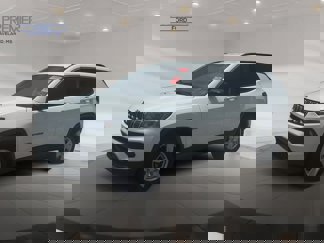 Used 2022 Jeep Compass Latitude image 1