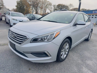 Used 2017 Hyundai Sonata SE image 1