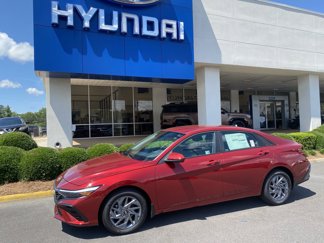 New 2024 Hyundai Elantra SEL image 1