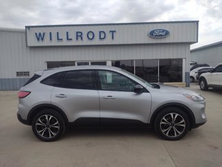 Used 2022 Ford Escape SE w/ SE Sport Appearance Package image 1