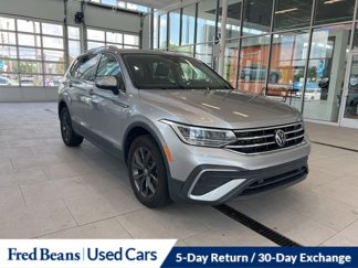Used 2022 Volkswagen Tiguan SE w/ Panoramic Sunroof Package image 1