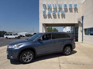 Used 2019 Toyota Highlander XLE image 1