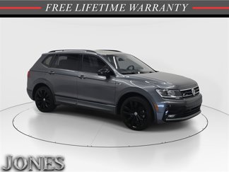 Used 2020 Volkswagen Tiguan SE R-Line image 1