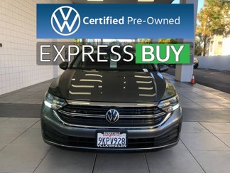 Used 2024 Volkswagen Jetta SE image 1