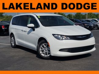 Used 2022 Chrysler Voyager LX image 1