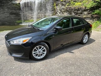 Used 2018 Ford Focus SE image 1