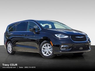 New 2025 Chrysler Pacifica Select image 1