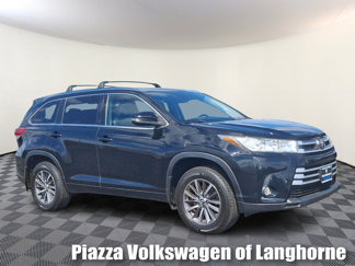 Used 2017 Toyota Highlander XLE image 1