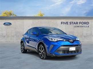 Used 2022 Toyota C-HR XLE video 1