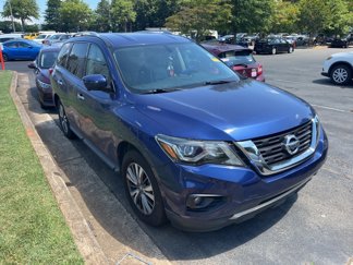 Used 2020 Nissan Pathfinder SL image 1