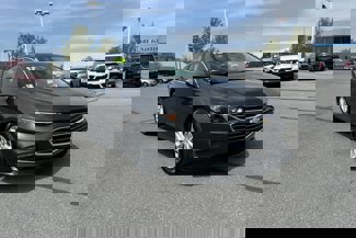 Used 2018 Chevrolet Malibu LT image 1