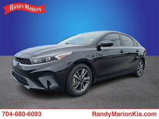 Certified 2022 Kia Forte LXS image 1