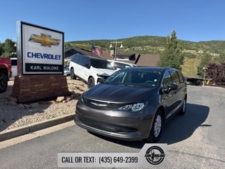 Used 2023 Chrysler Voyager LX image 1