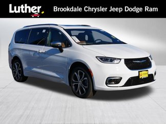 New 2025 Chrysler Pacifica Pinnacle w/ Trailer Tow Group image 1
