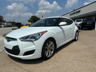 Used 2016 Hyundai Veloster image 1