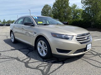 Used 2017 Ford Taurus SE image 1