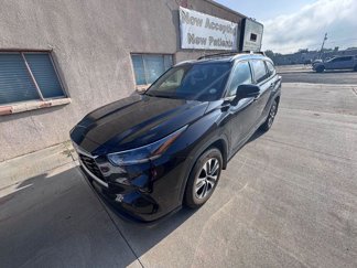 Used 2021 Toyota Highlander XLE image 1
