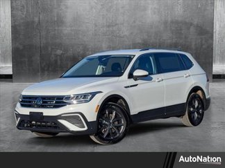Used 2024 Volkswagen Tiguan SE image 1
