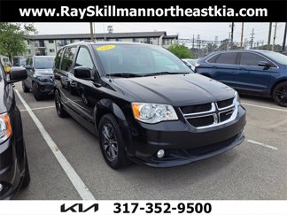 Used 2017 Dodge Grand Caravan SXT image 1