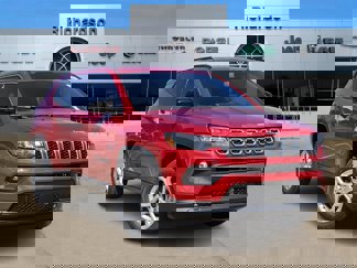 New 2025 Jeep Compass Latitude image 1