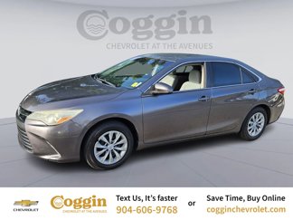 Used 2015 Toyota Camry LE image 1