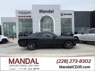 Used 2019 Dodge Challenger SXT w/ Plus Package image 1