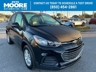 Used 2022 Chevrolet Trax LS w/ Tint and Cruise Package image 1