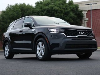 Used 2022 Kia Sorento LX image 1