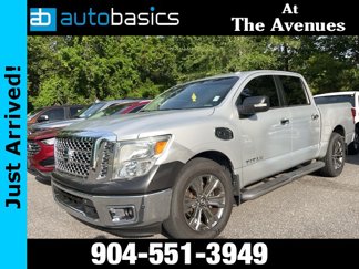 Used 2017 Nissan Titan SV image 1