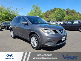 Used 2015 Nissan Rogue SV image 1