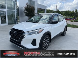 Used 2022 Nissan Kicks SV image 1