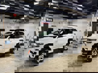 Certified 2023 Jeep Grand Cherokee Laredo w/ Luxury Tech Group I image 1