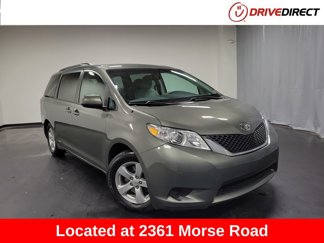 Used 2011 Toyota Sienna LE image 1