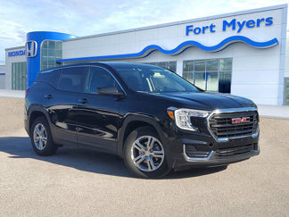 Used 2024 GMC Terrain SLE image 1