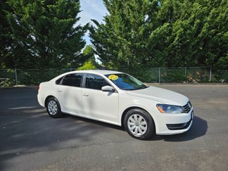 Used 2013 Volkswagen Passat 2.5 S image 1