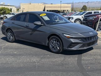Used 2024 Hyundai Elantra Blue image 1
