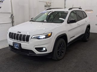 Used 2023 Jeep Cherokee Altitude Lux image 1