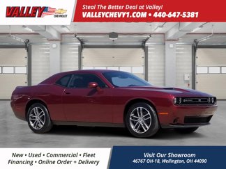 Used 2019 Dodge Challenger SXT image 1