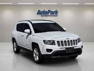 Used 2017 Jeep Compass Latitude image 1