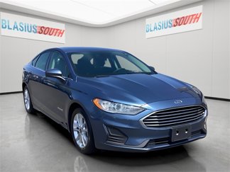 Used 2019 Ford Fusion SE image 1