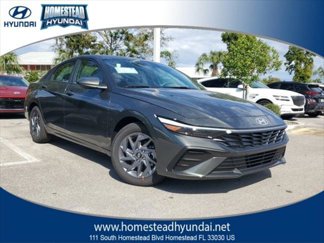 New 2024 Hyundai Elantra SEL image 1
