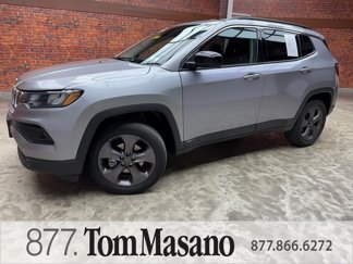 Used 2022 Jeep Compass Latitude image 1